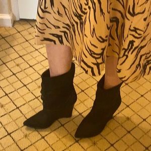 Joe’s black suede ankle boots size 6